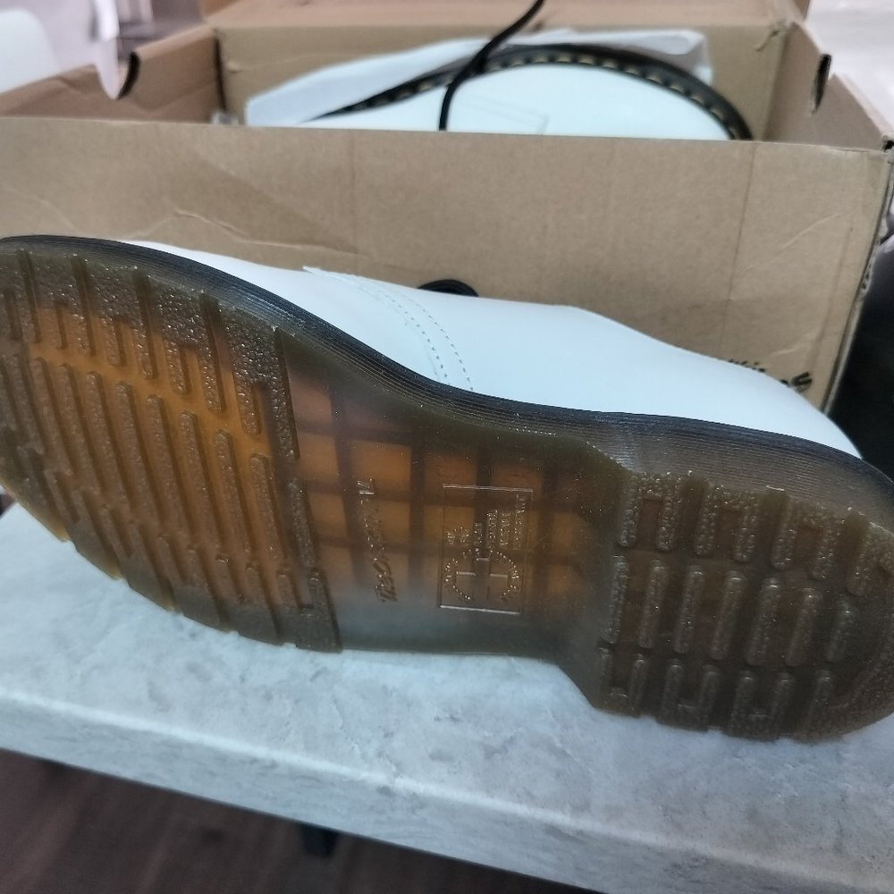 Never Worn - image 3